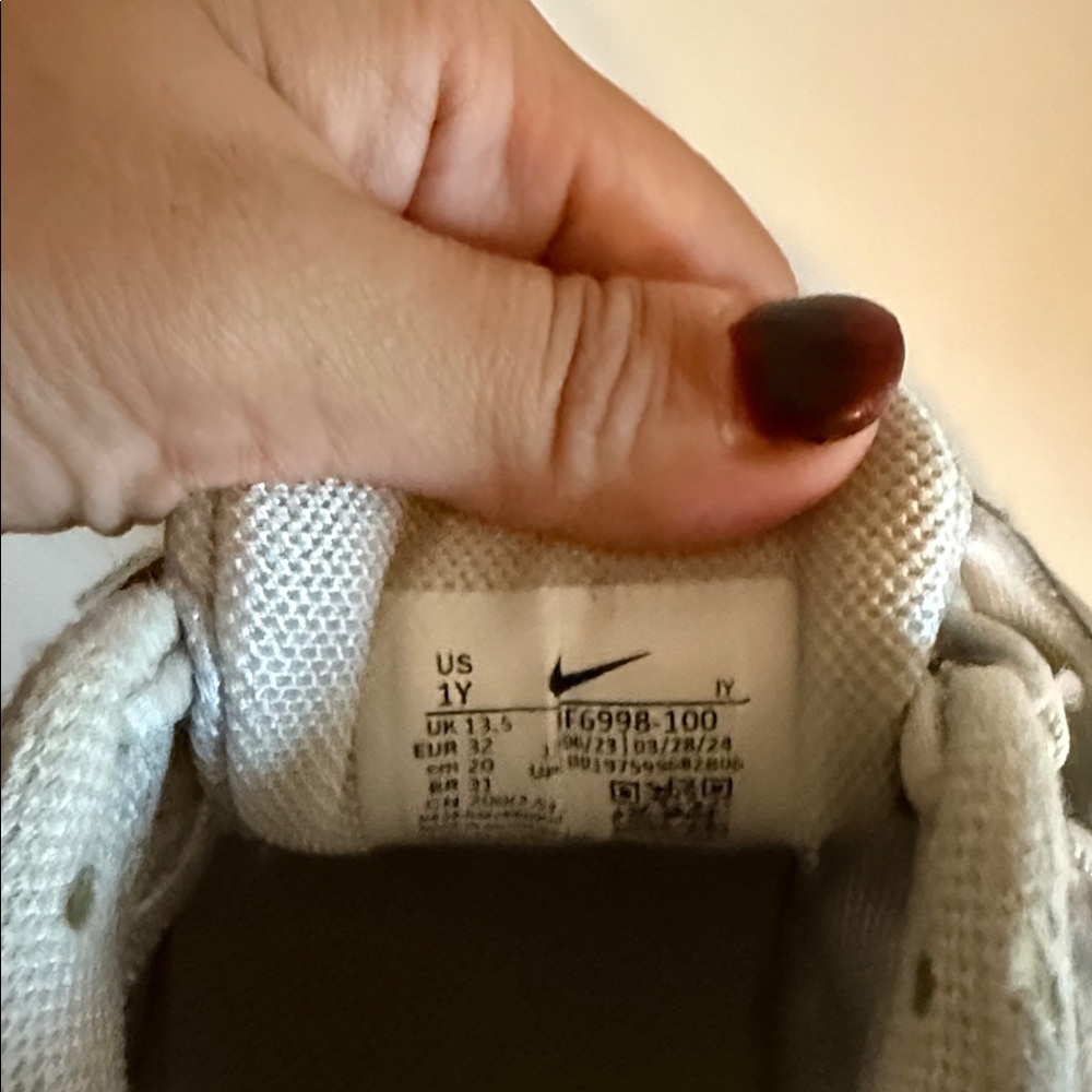 Nike Bundle (3 Pairs) – Size 1Y + 1.5Y | V2K Run | Vomero 5 - Picture 13 of 15